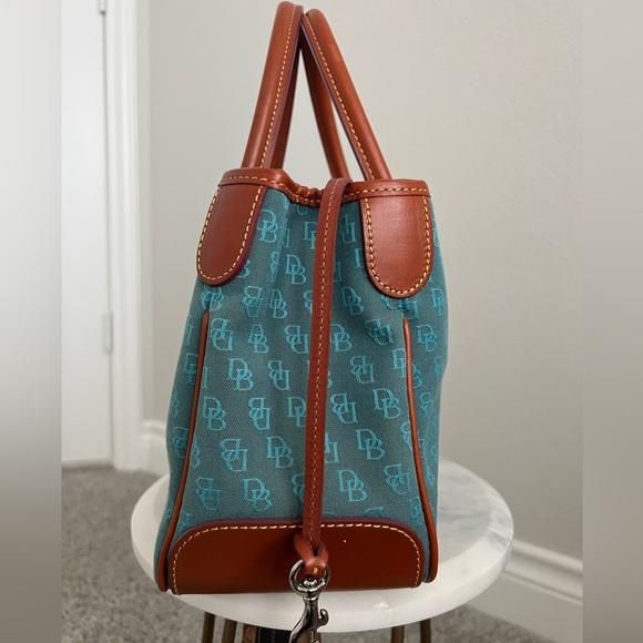 Dooney & Bourke - Picture 5 of 10